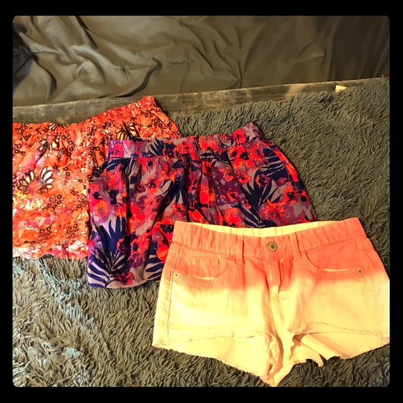 🌺like new and EUC 4pc short bundle size large - Picture 1 of 4